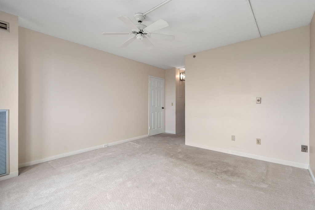 250 Hammond Pond Pkwy # 1011S