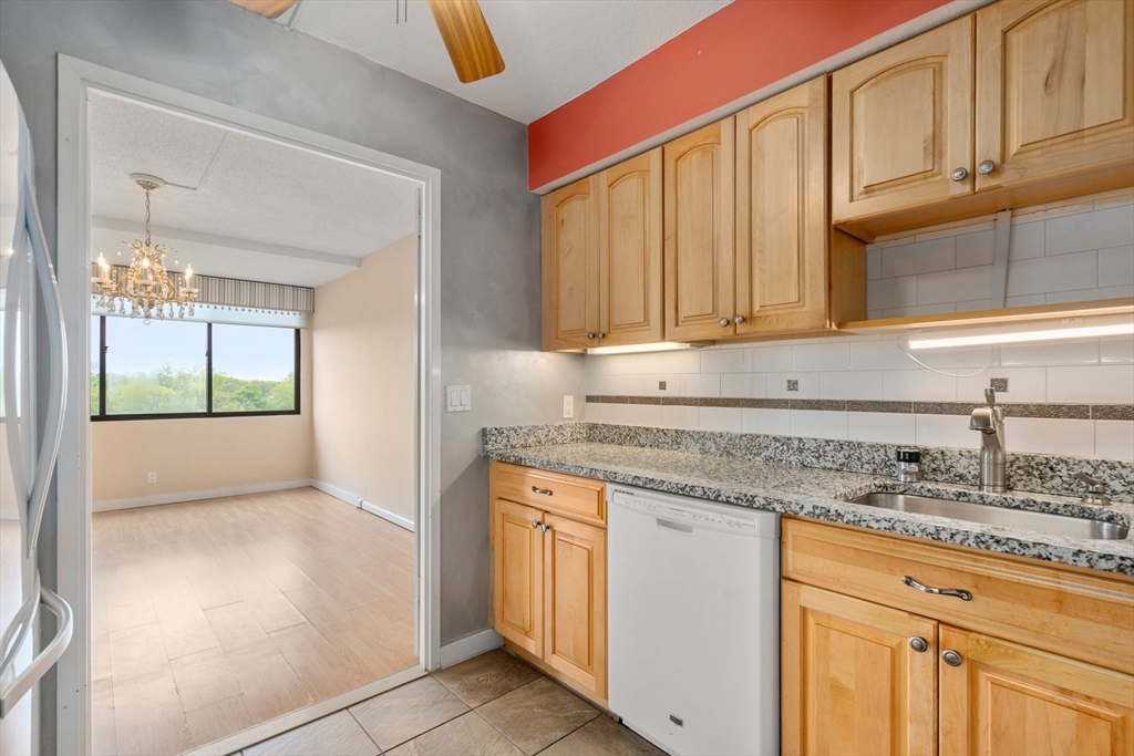 250 Hammond Pond Pkwy # 1011S