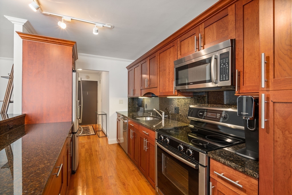 50 Longwood Ave # 214