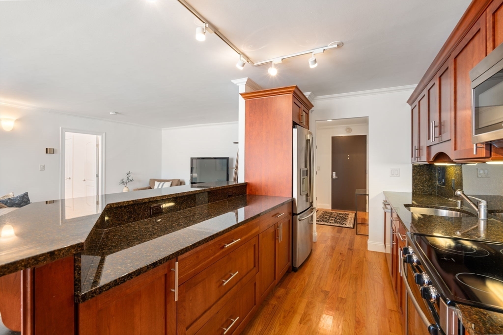 50 Longwood Ave # 214