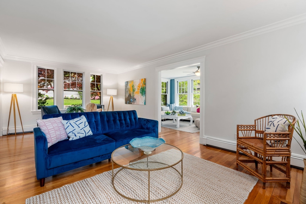4 Pine Crest Rd