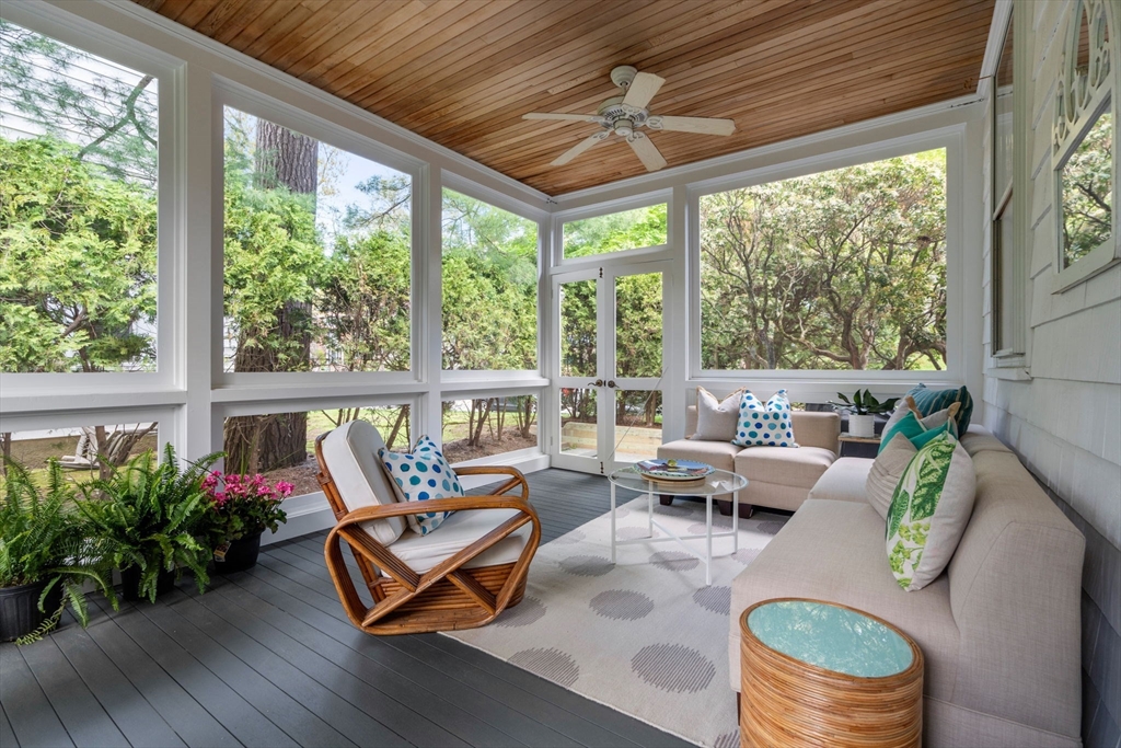 4 Pine Crest Rd