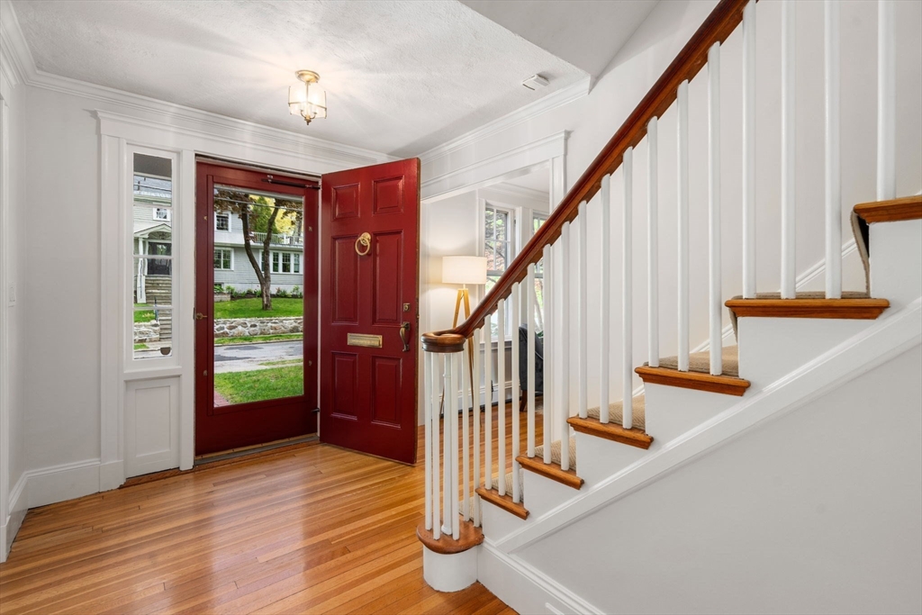 4 Pine Crest Rd