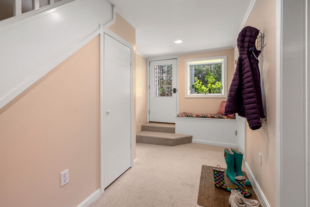 4 Pine Crest Rd