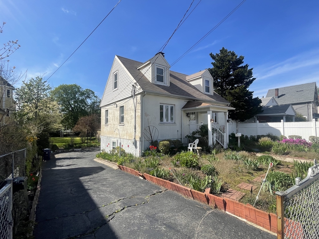 110 Leicester St