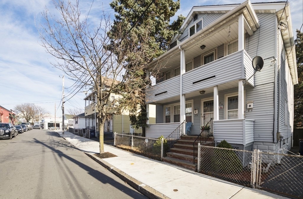 14 Cabot St # 1