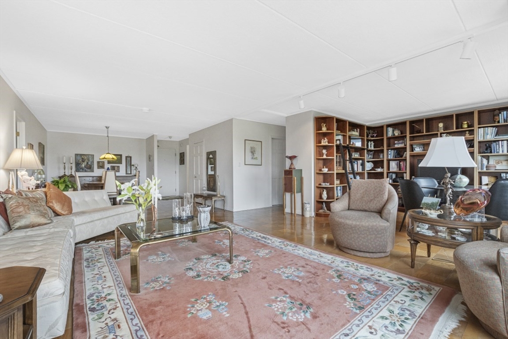 1550 Worcester Road # 620
