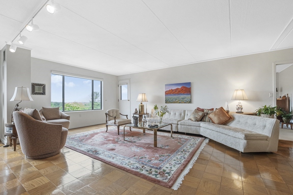 1550 Worcester Road # 620
