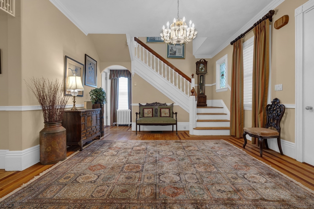 136 Hunnewell Ave