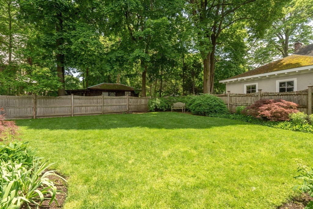 136 Hunnewell Ave