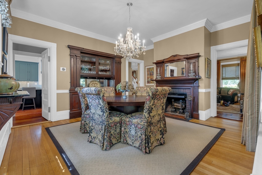 136 Hunnewell Ave