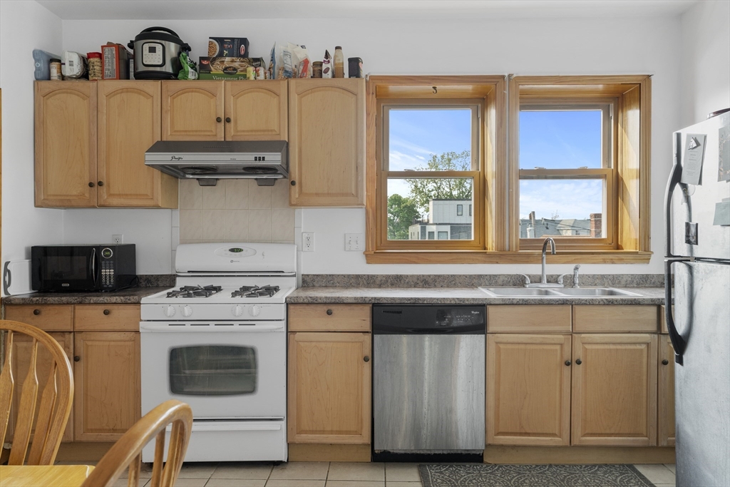 70 Empire St # 3