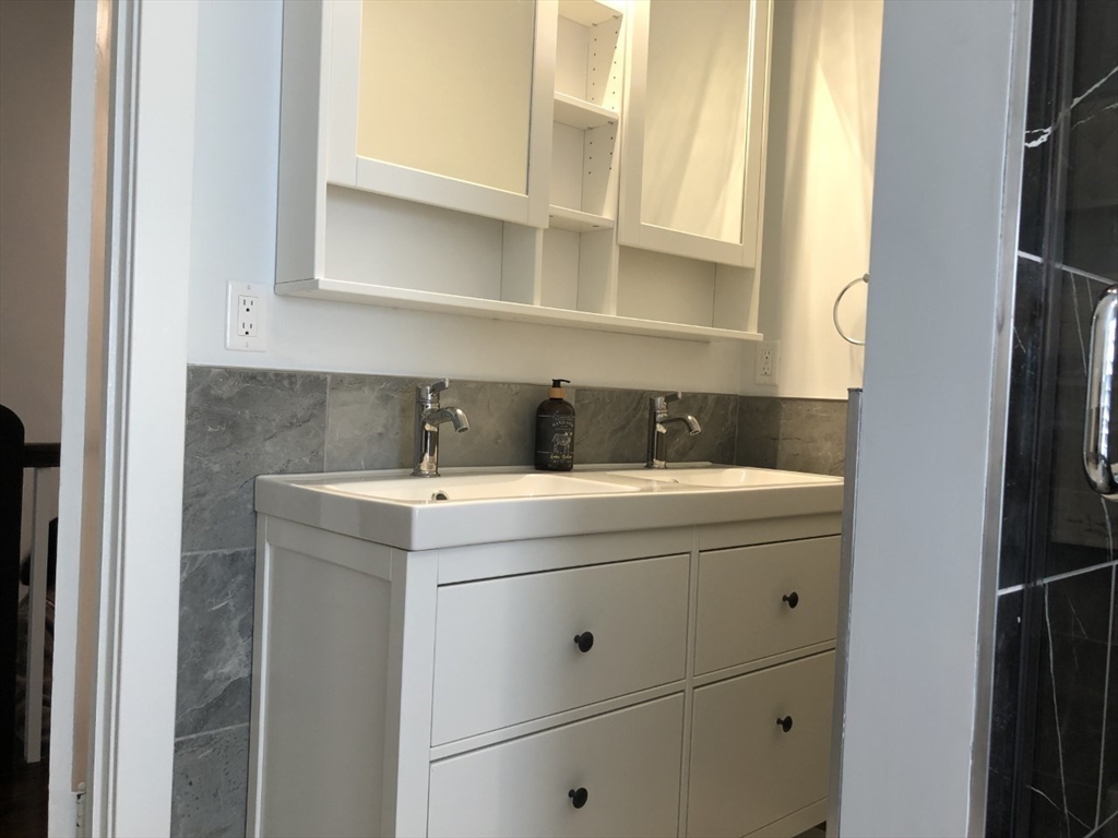 97-99 Clark Street # 99