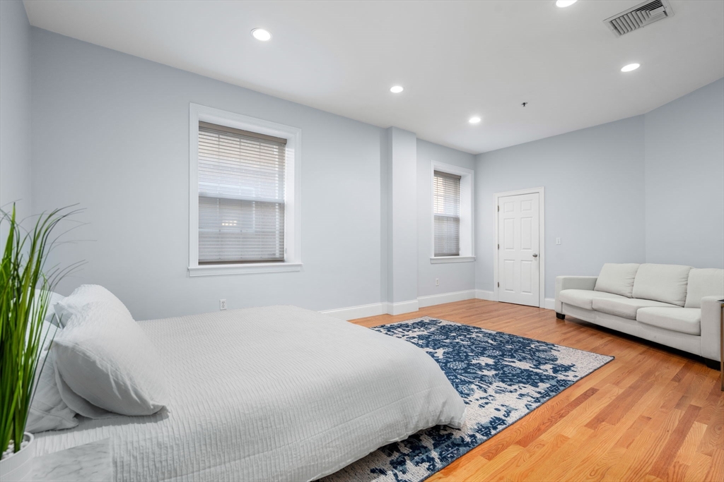 515 Centre St # 2 Unit: #2