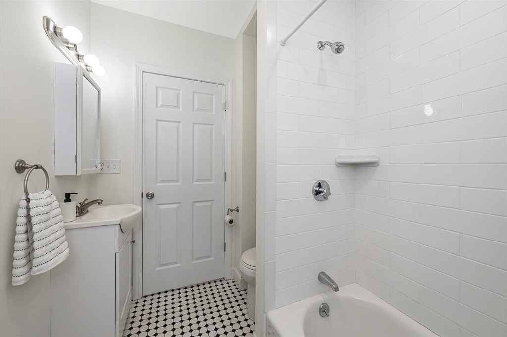 78 Washington St # 1