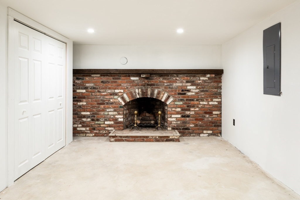 49 Plain Rd