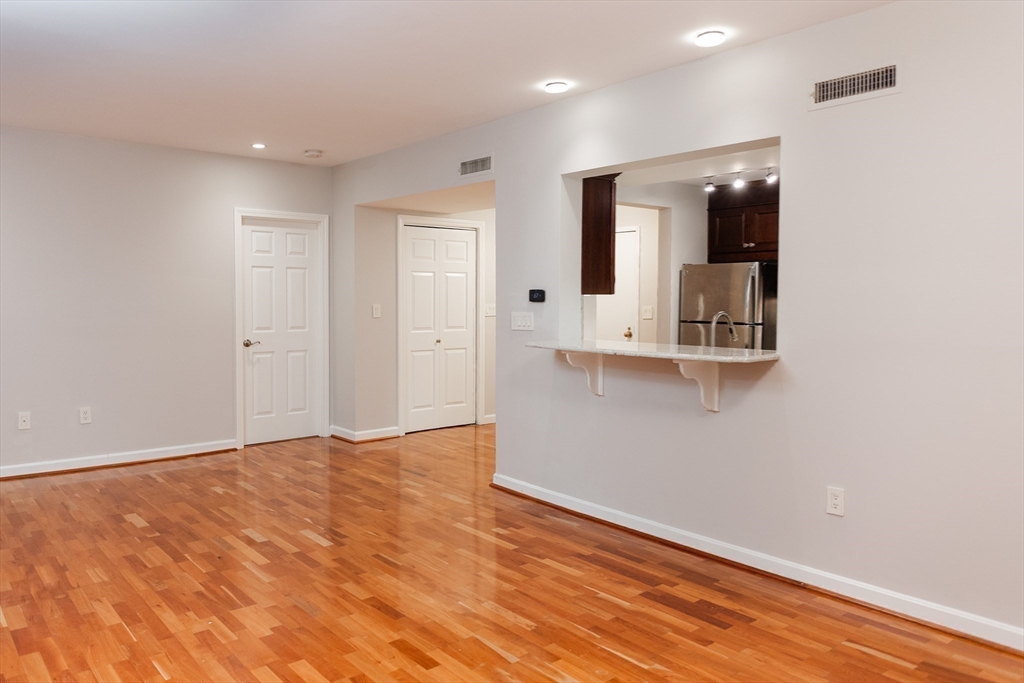 75 Glen Rd # B3