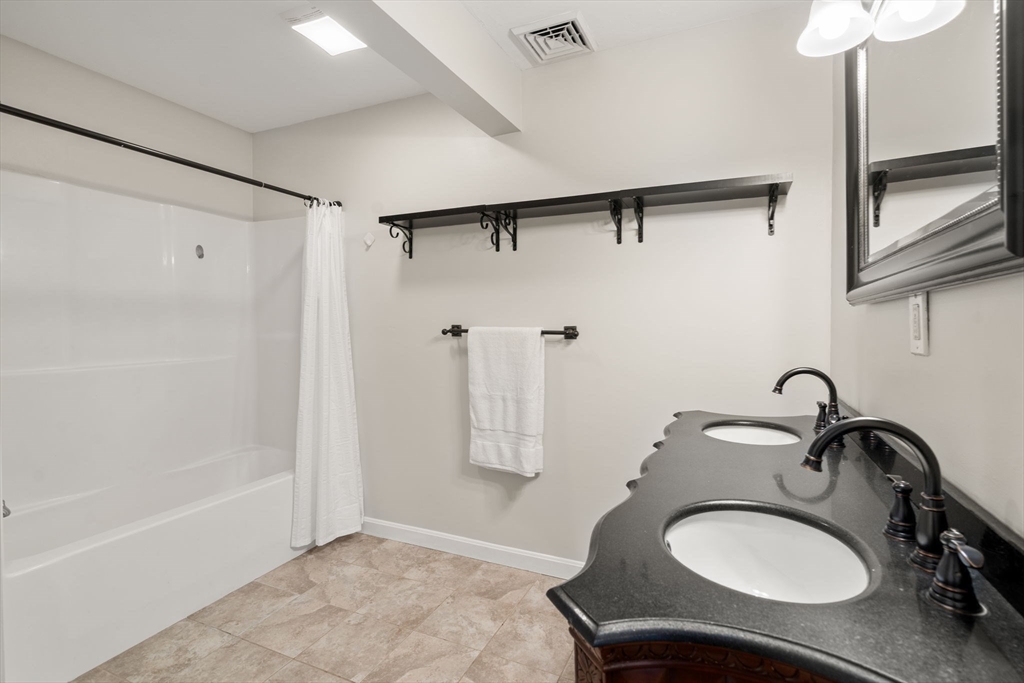104 Crescent St # 1