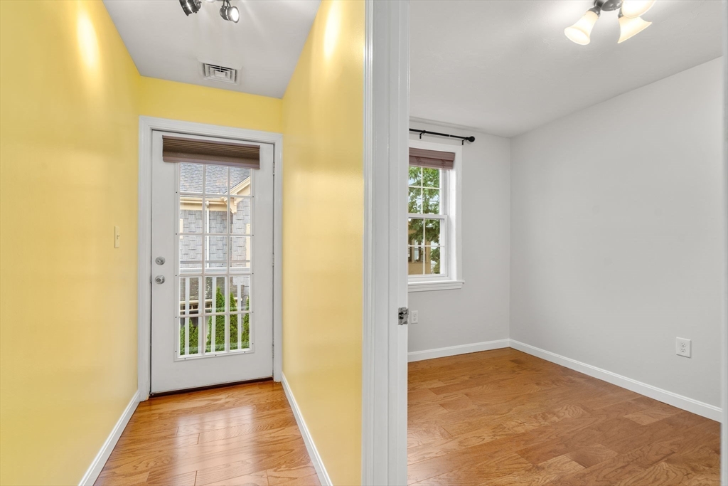 104 Crescent St # 1