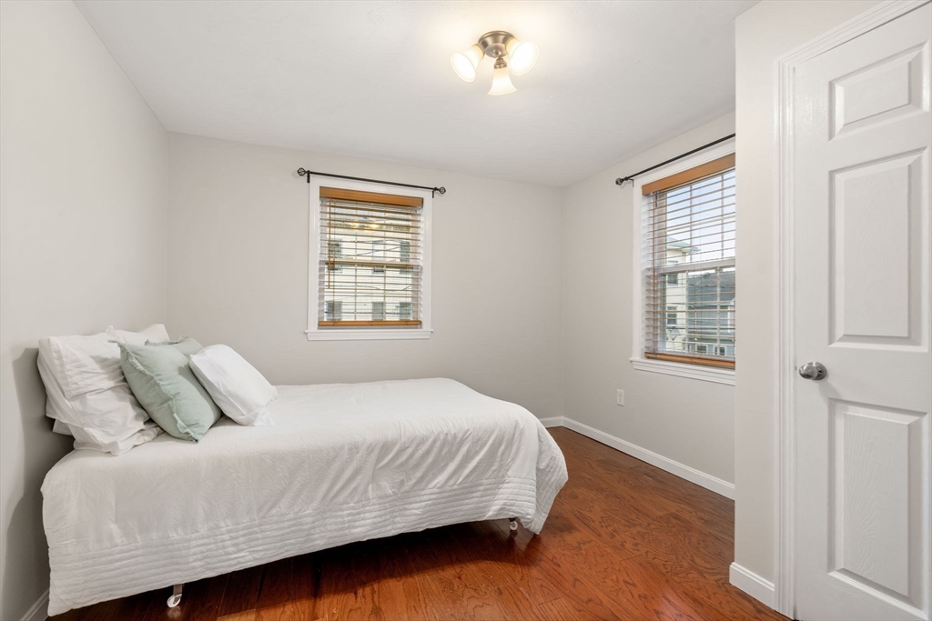 104 Crescent St # 1