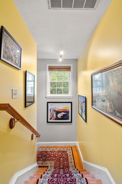 104 Crescent St # 1