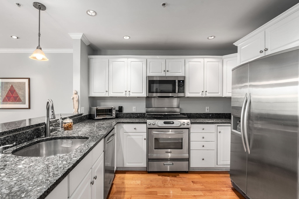 104 Harvard St # 6