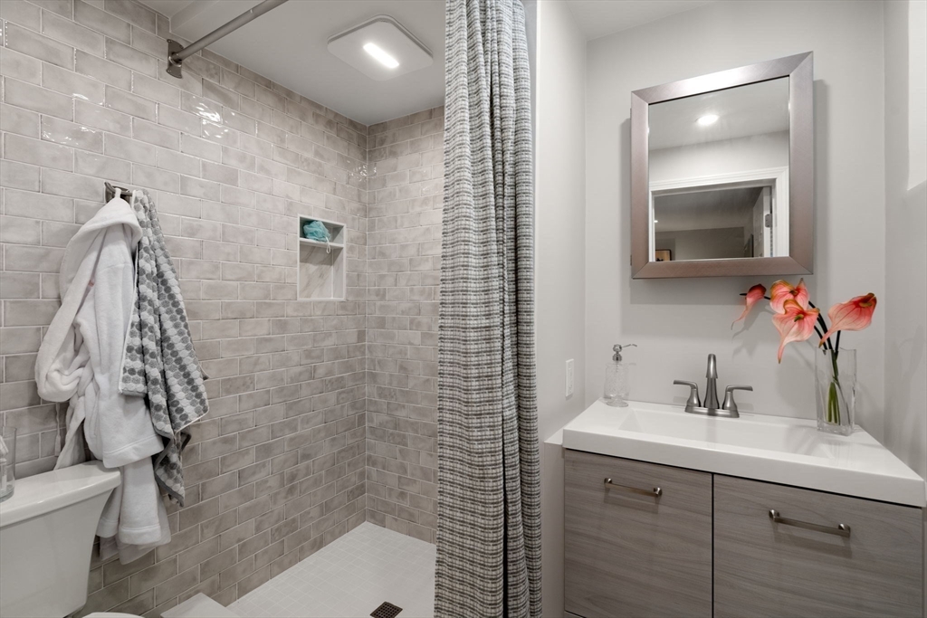 53 Paul St (17) Unit: #