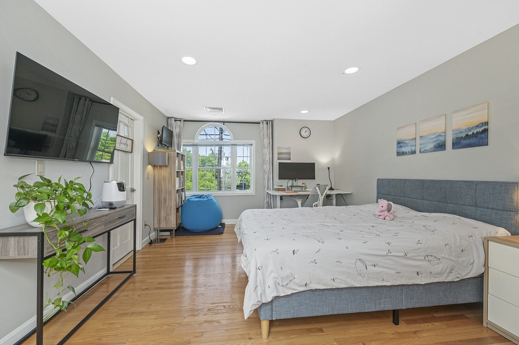 122 Massachusetts Ave # 122