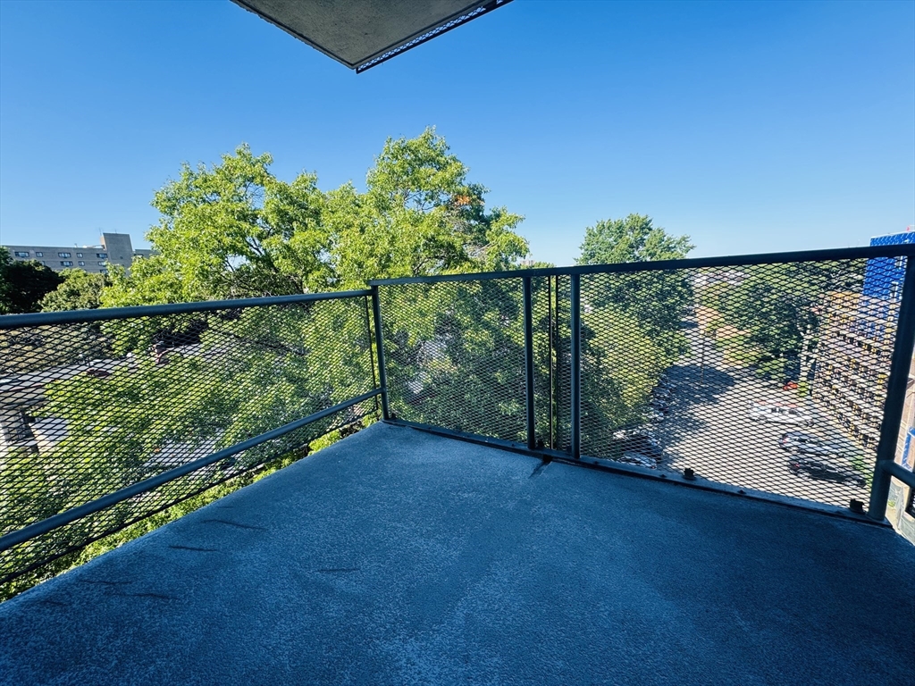 19 Winchester Street # 702