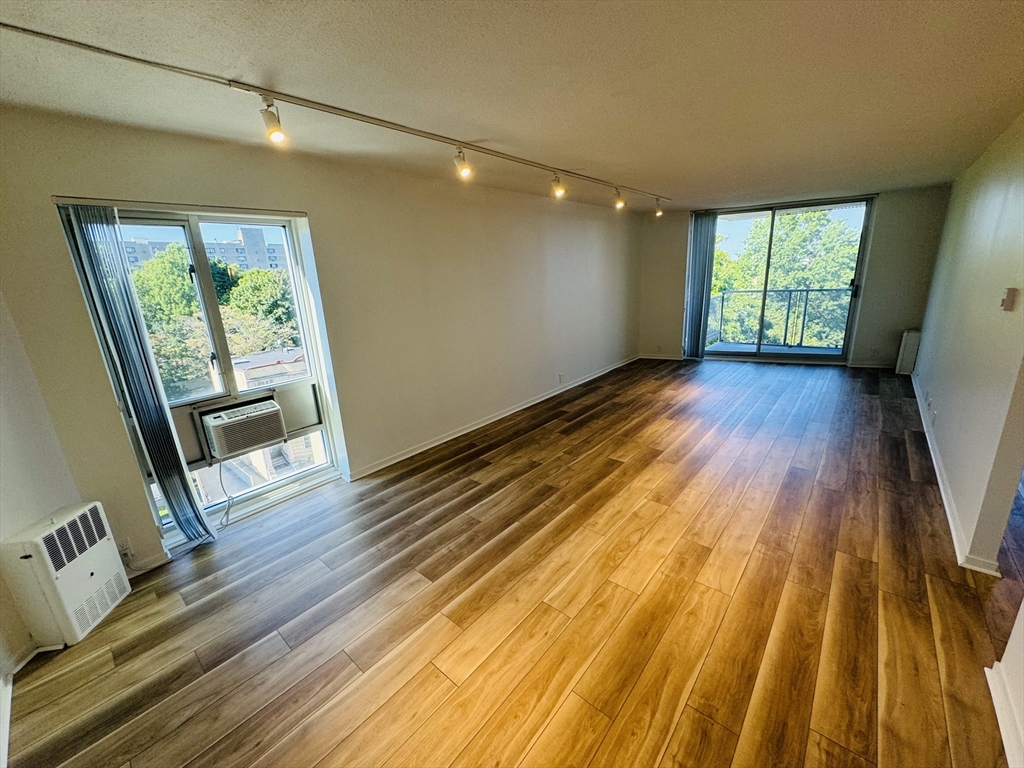 19 Winchester Street # 702