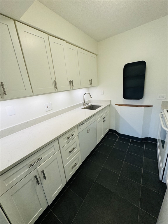 19 Winchester Street # 702