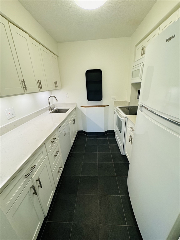 19 Winchester Street # 702