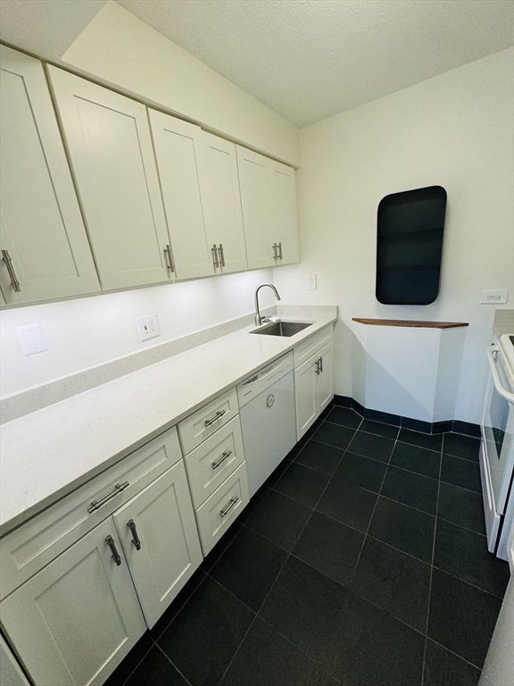 19 Winchester Street # 702