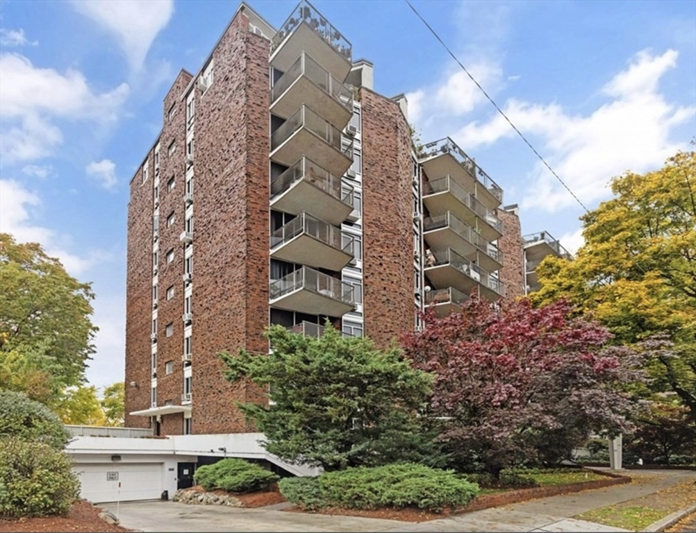 19 Winchester Street # 702