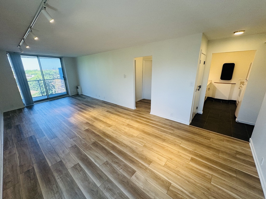 19 Winchester Street # 702