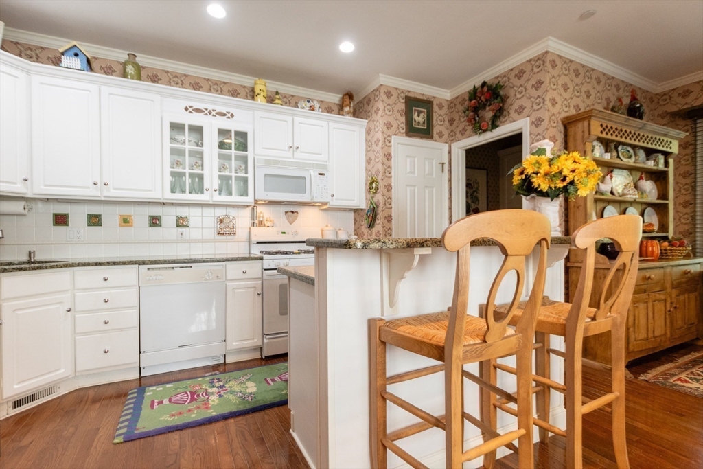 1115 Beacon St # 11