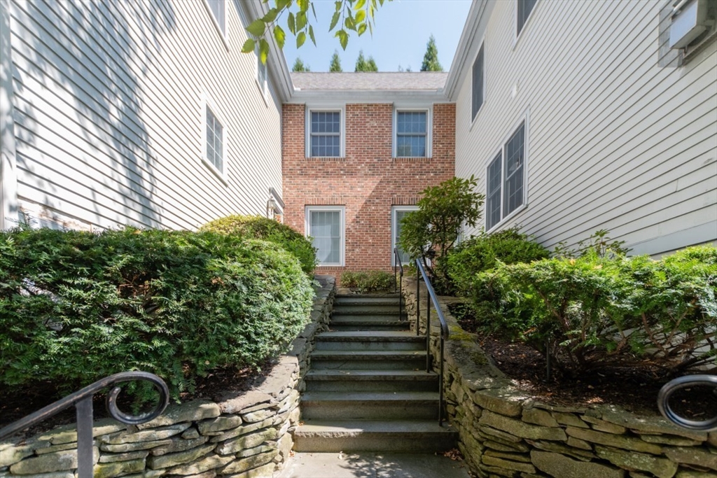 1115 Beacon St # 11