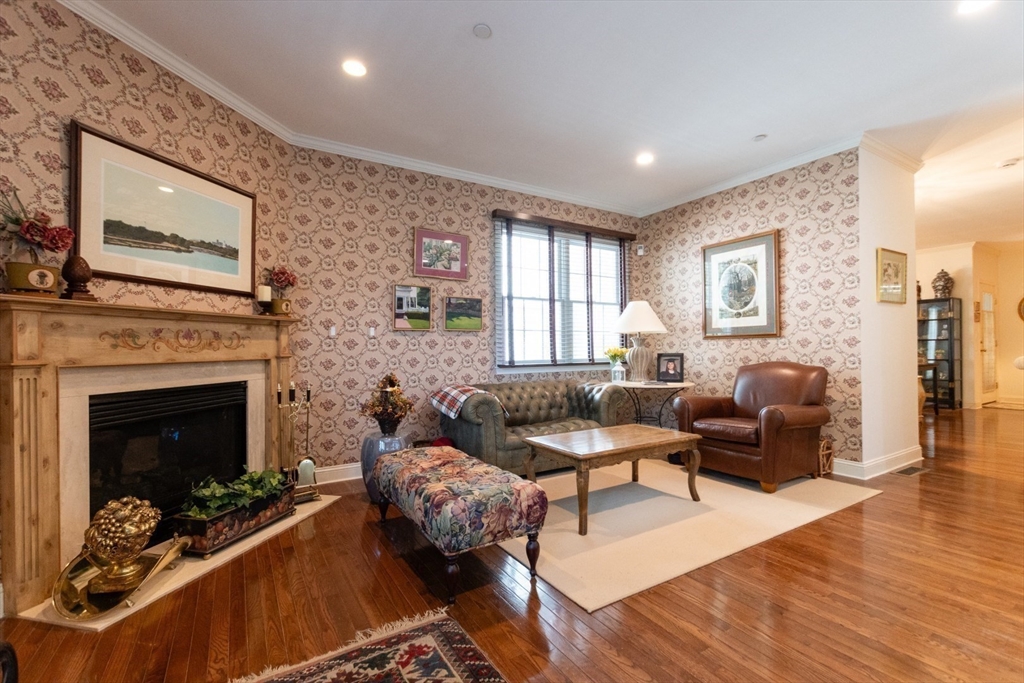1115 Beacon St # 11