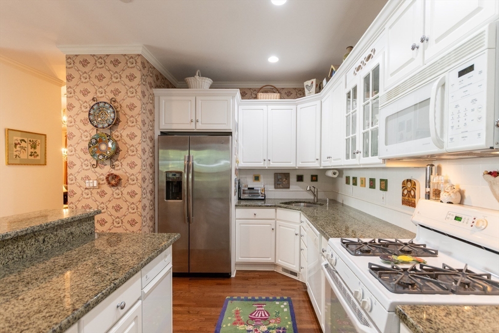 1115 Beacon St # 11