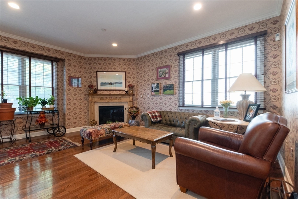 1115 Beacon St # 11