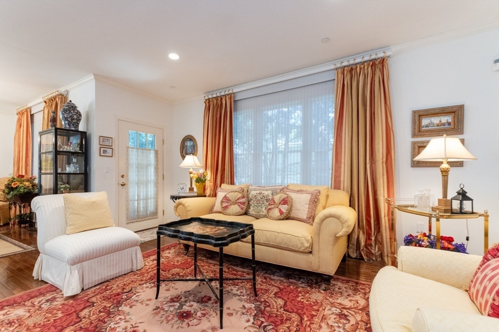 1115 Beacon St # 11