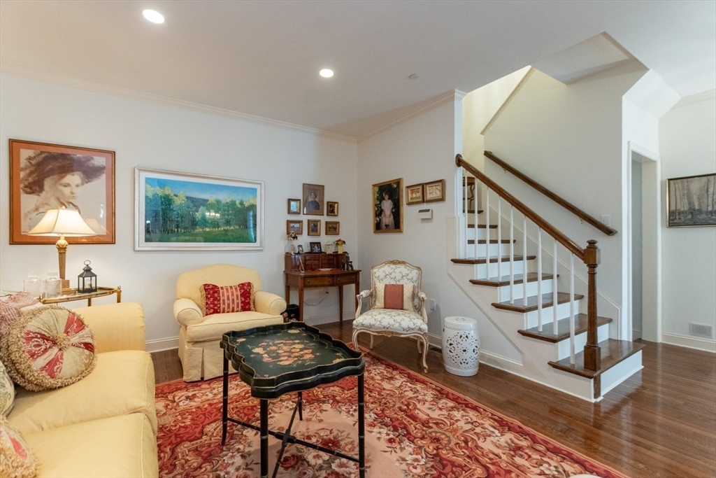 1115 Beacon St # 11