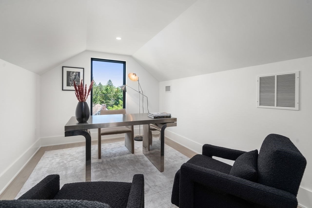 163-167 Winchester St # A