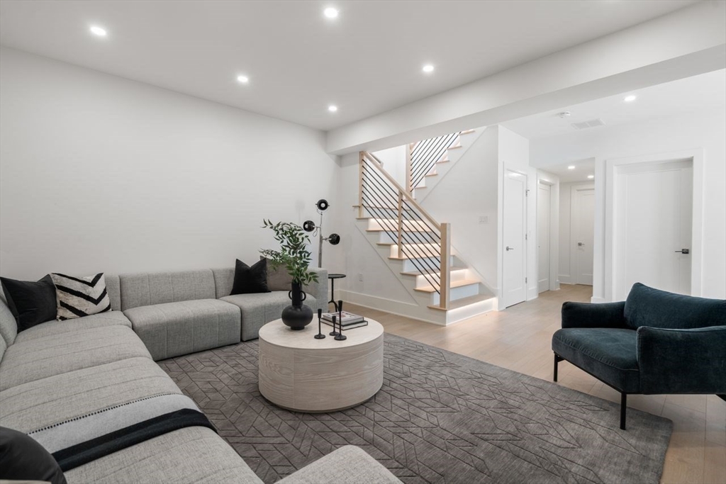 163-167 Winchester St # A