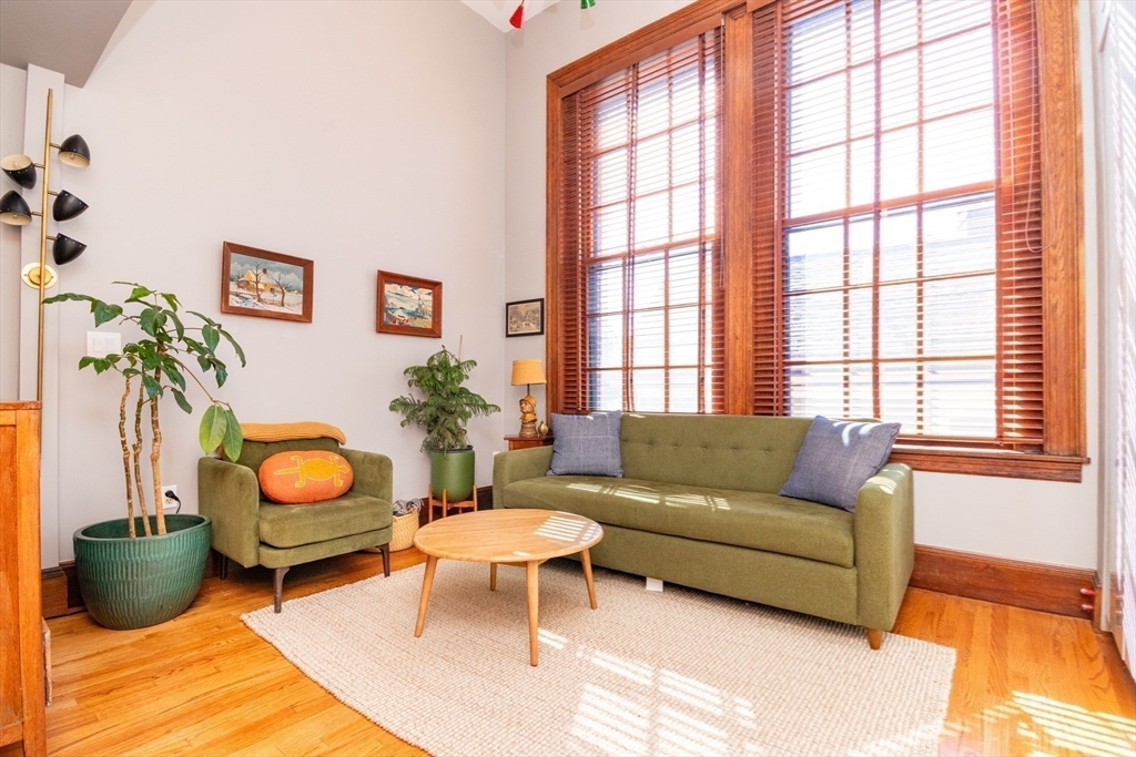 28 Seaverns Ave # 8
