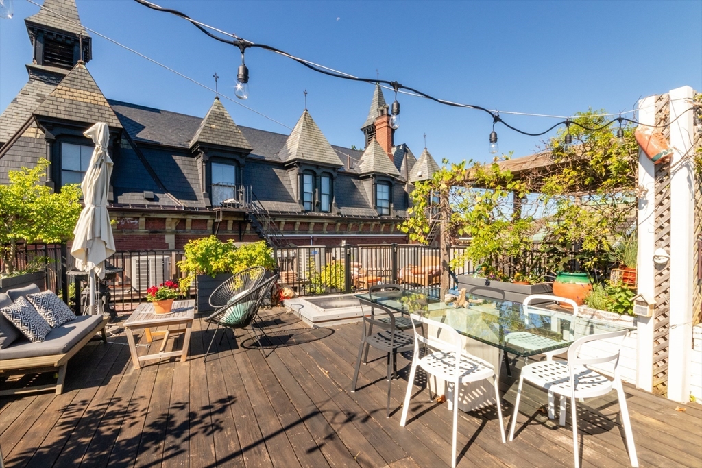28 Seaverns Ave # 8