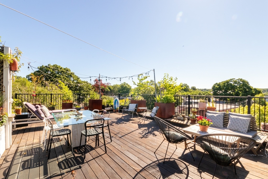 28 Seaverns Ave # 8