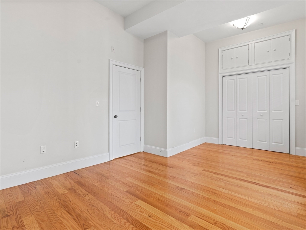 1422 Columbia # 3