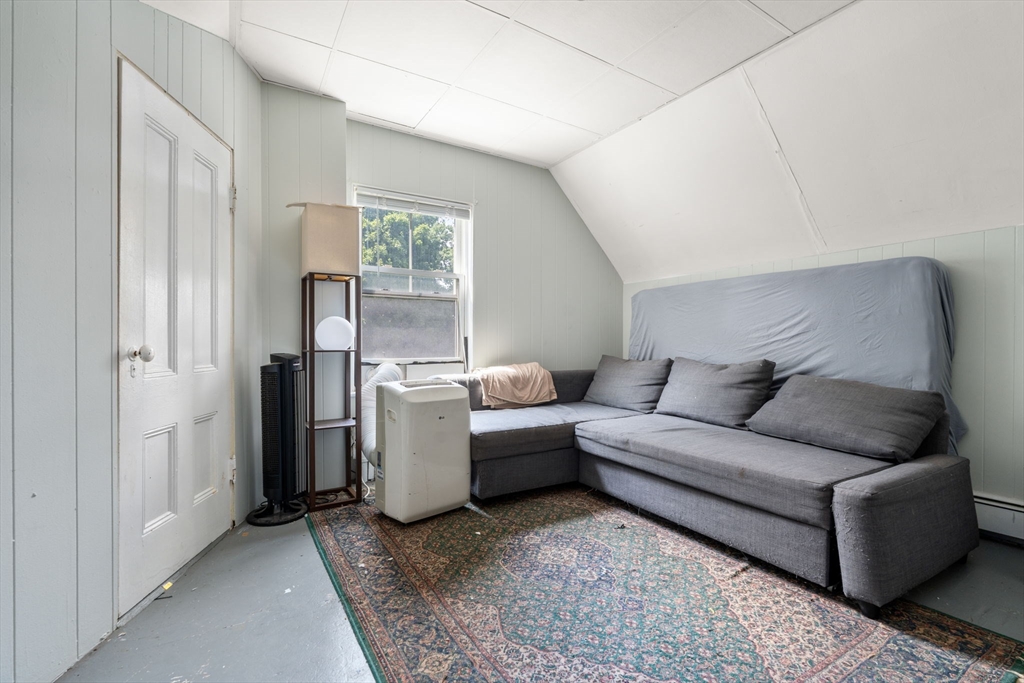 69 Chestnut Hill Ave