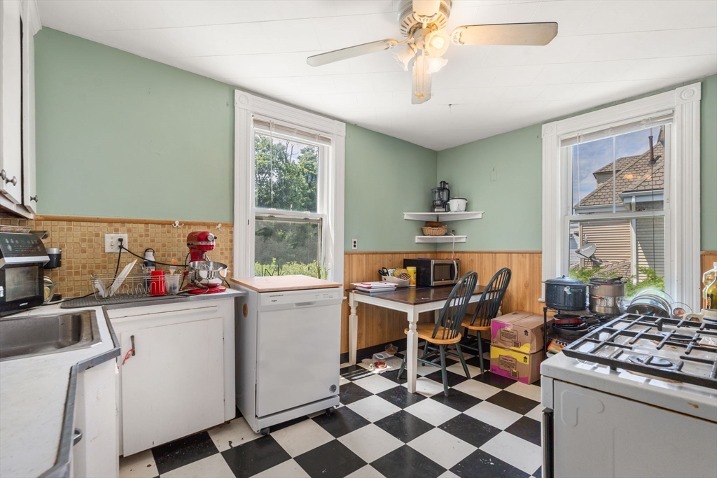 69 Chestnut Hill Ave